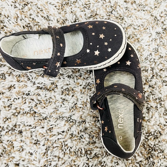 🛑❌SOLD❌🛑 Charcoal Star Shoes Baby Girl - Picture 3 of 3